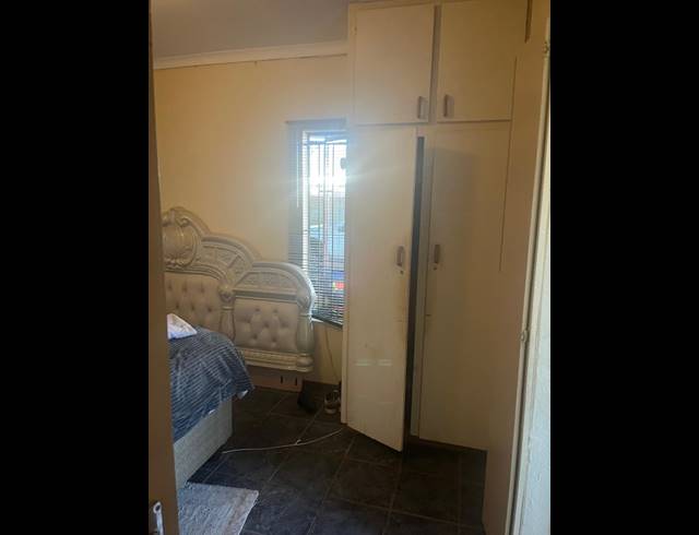 3 BEDROOM HOUSE FOR SALE IN FLORA PARK